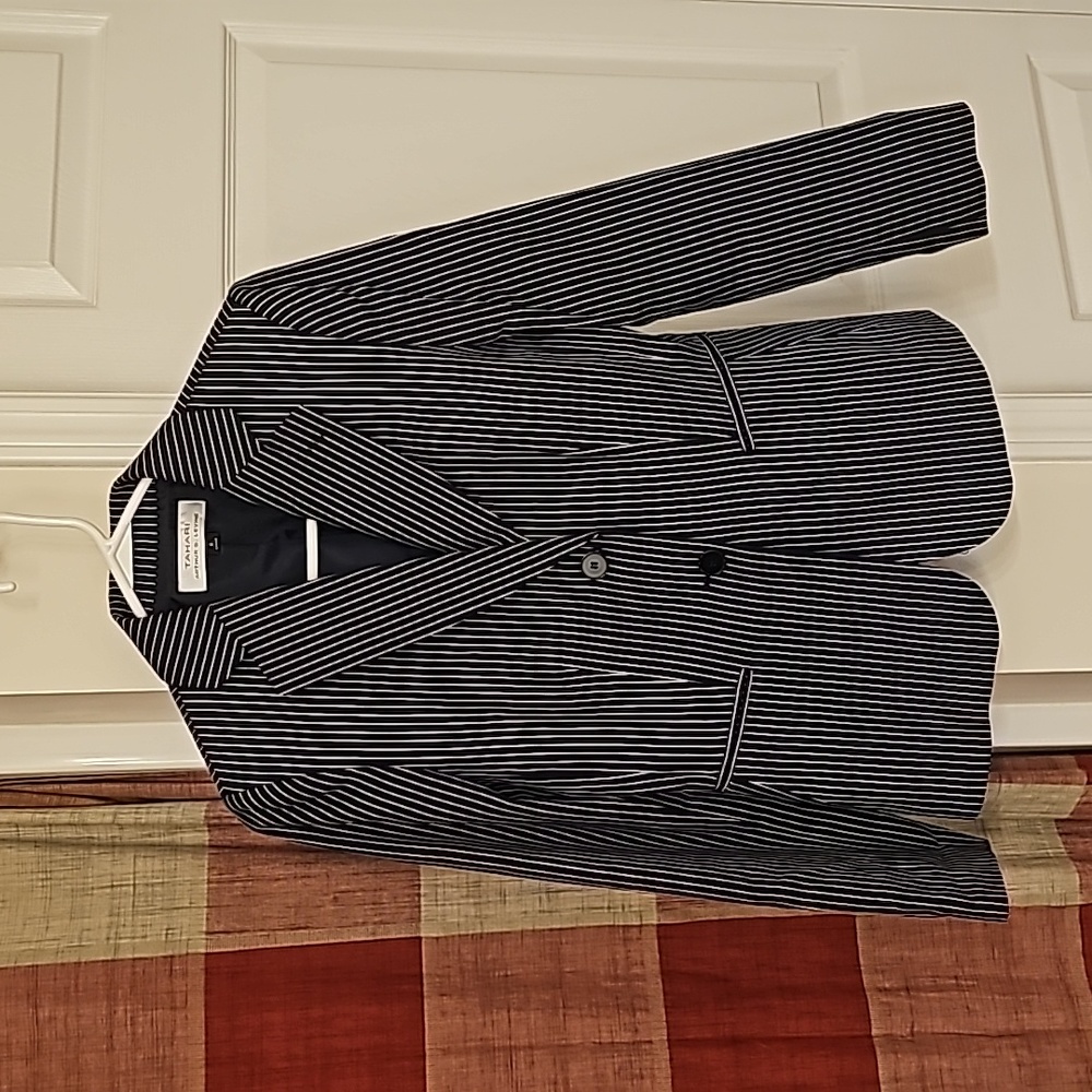 Tahari Navy Blue and white stripe blazer size 6